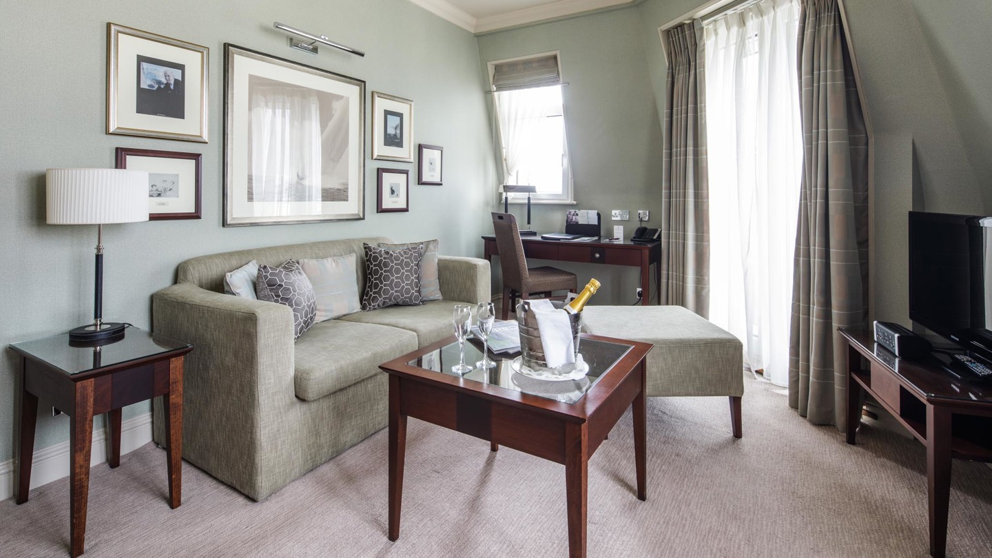 Victor Hugo Suite Lounge