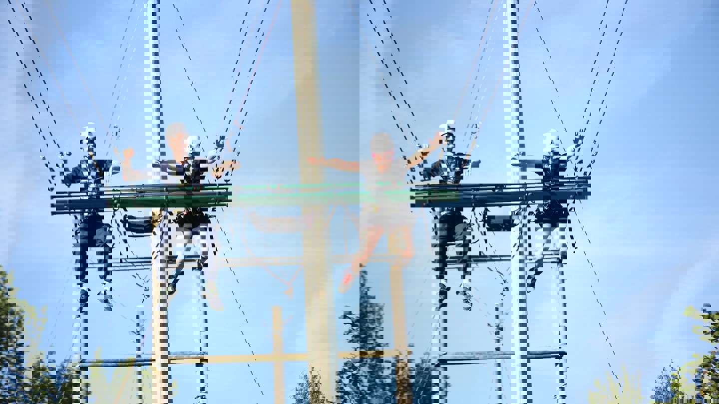 55909 55925