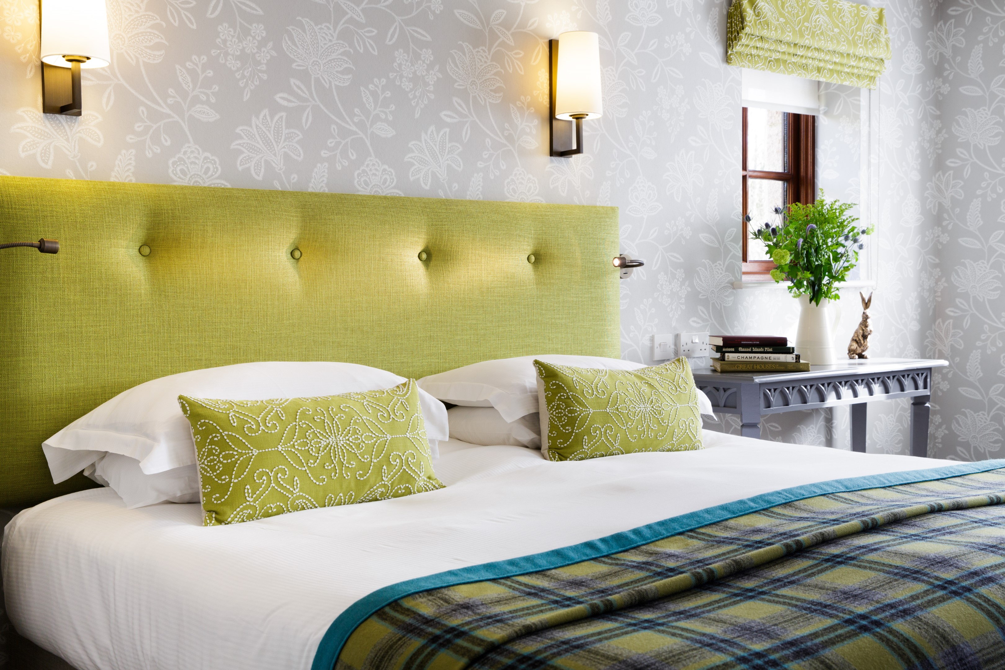 Bedroom SUPERIOR BED DETAIL 2 (1)