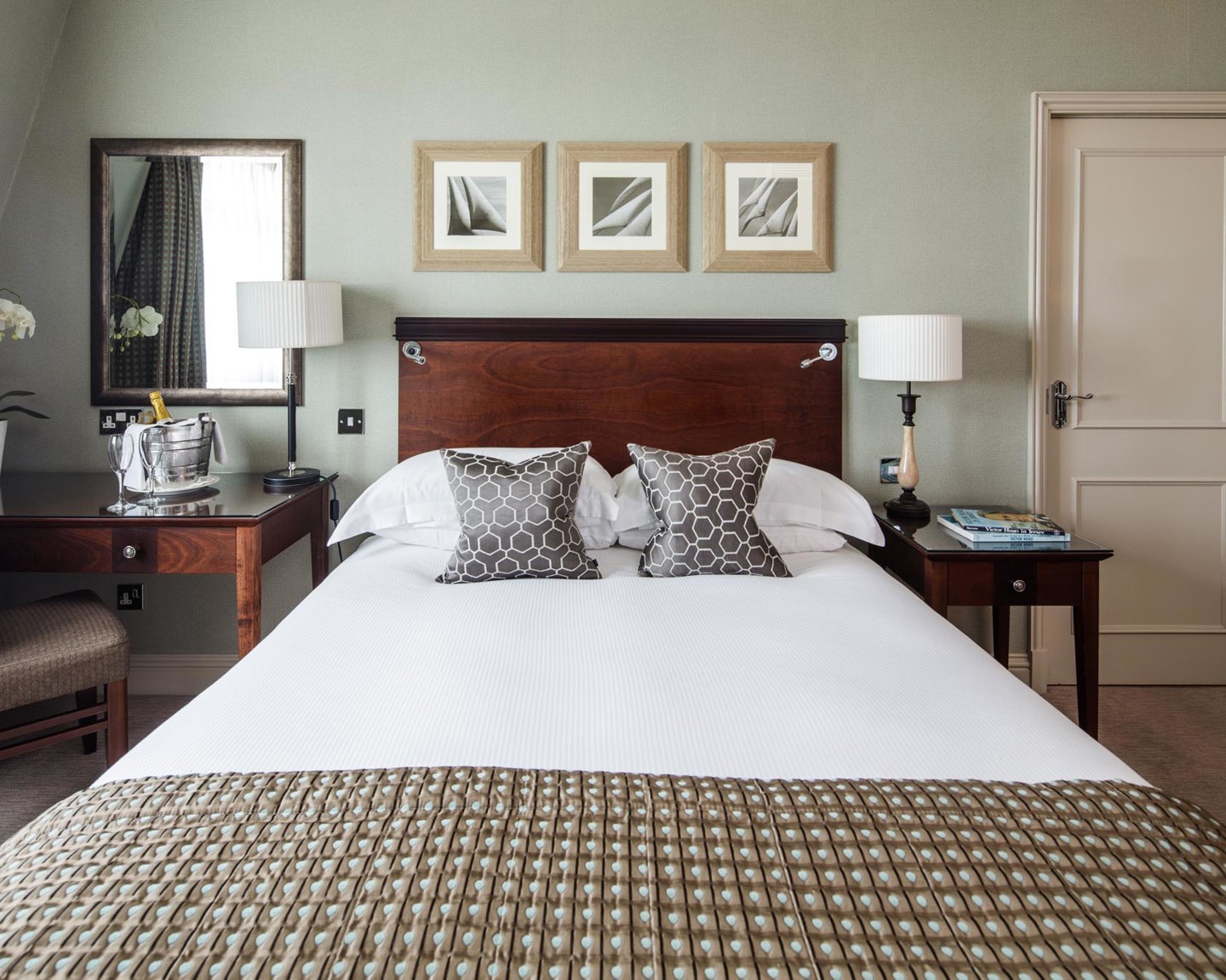 Victor Hugo Suite Detail