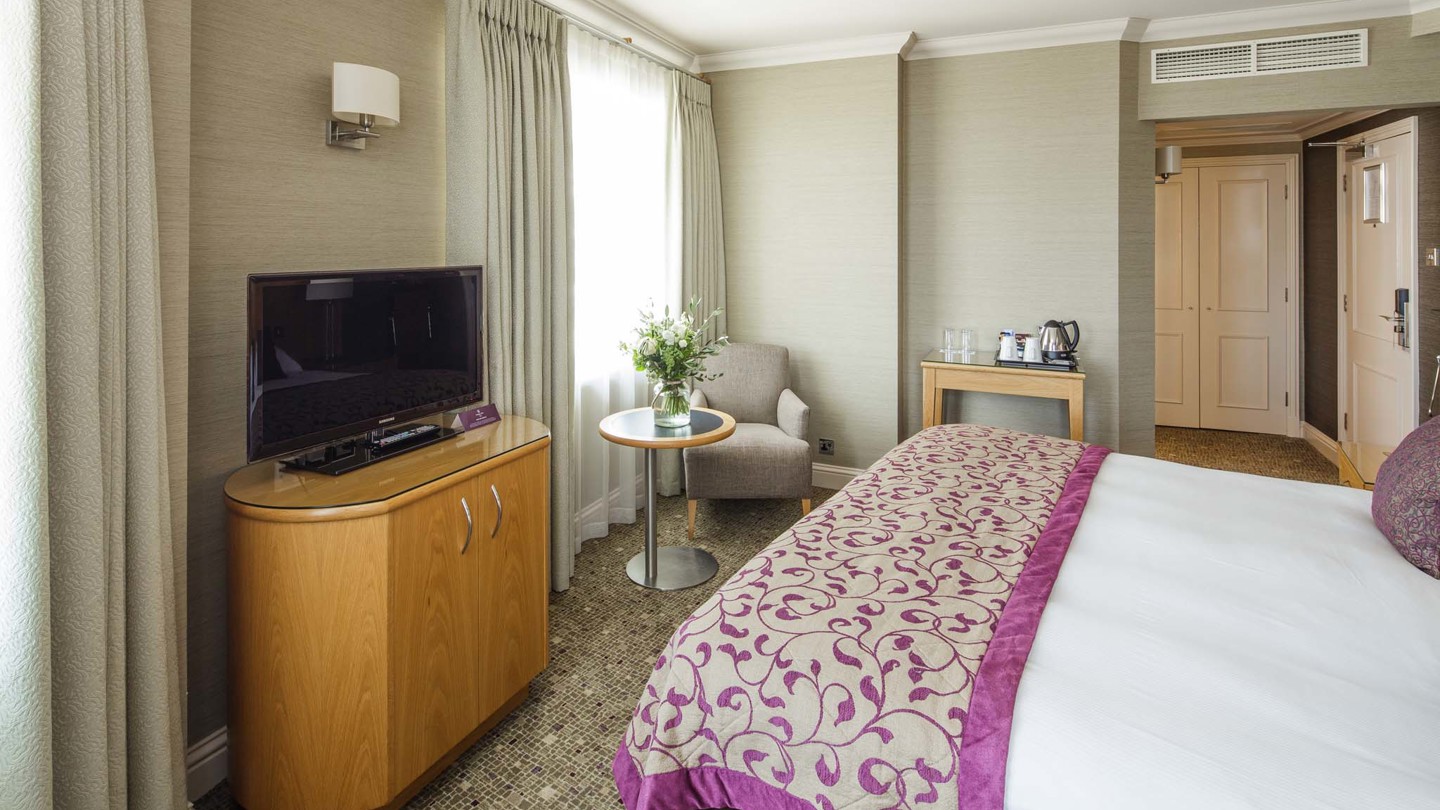 Superior Harbour View Room Detail
