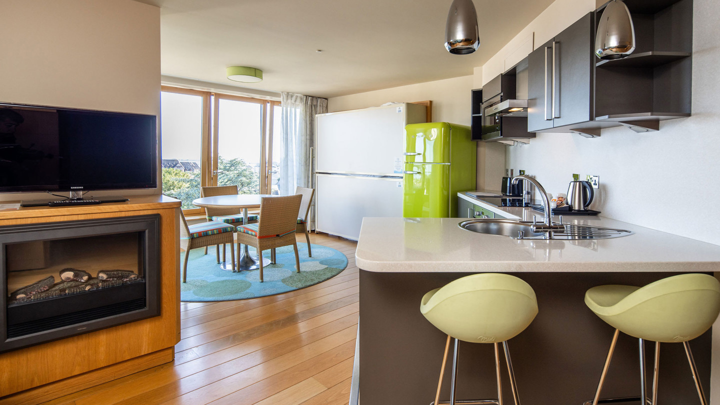 Durrell Suite