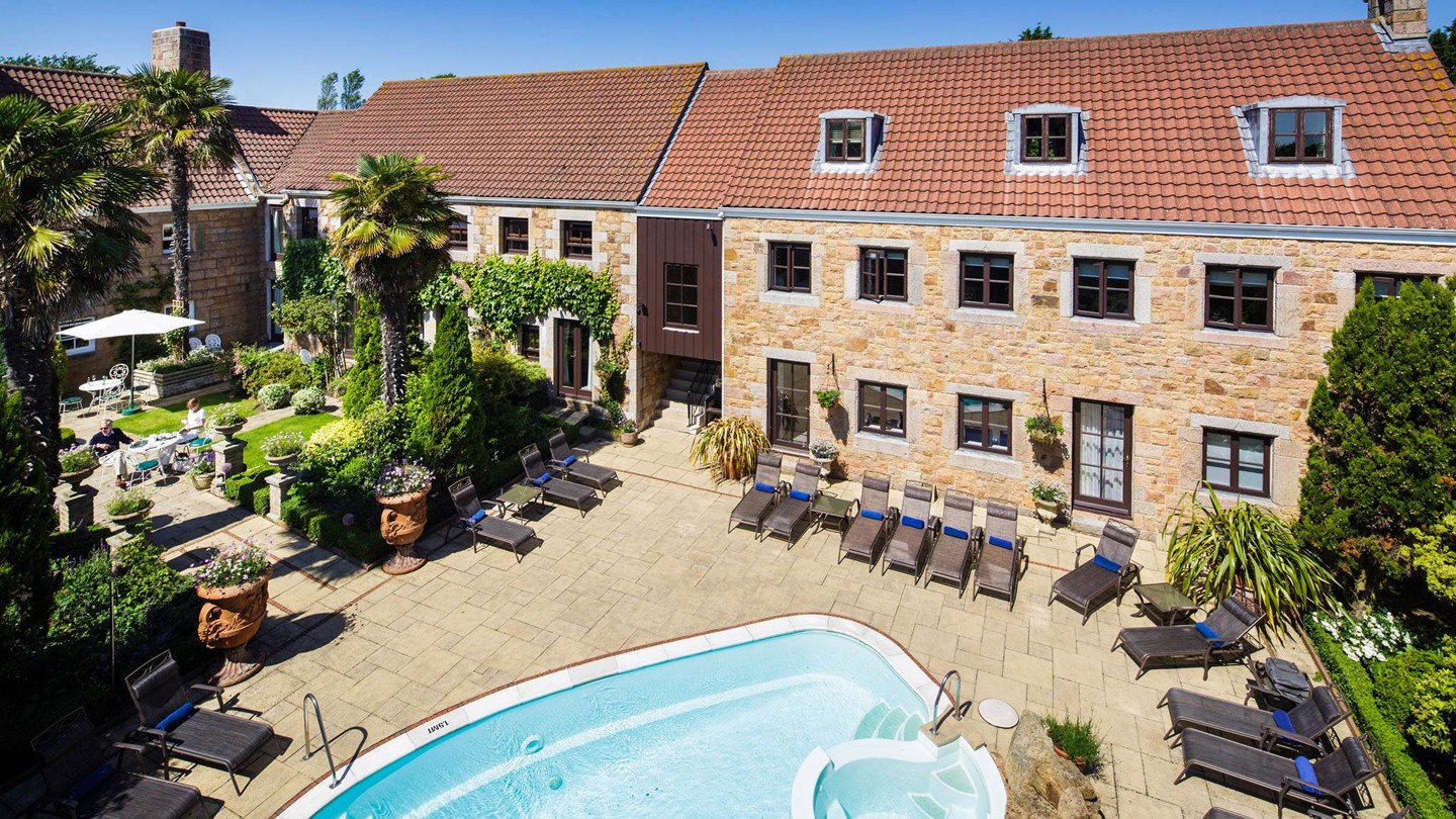 GH External Poolside 2