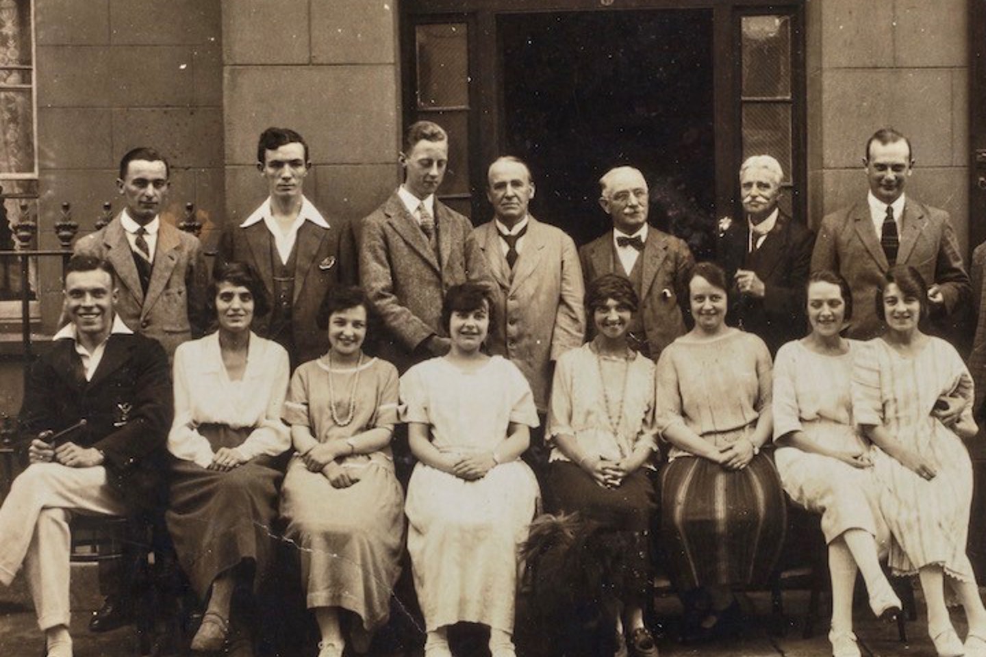 1920 Merton House And Guests