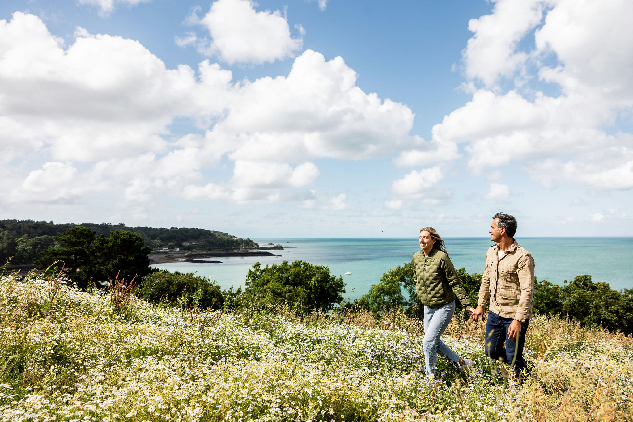 PNG Stcatherines Walking ALG 10664