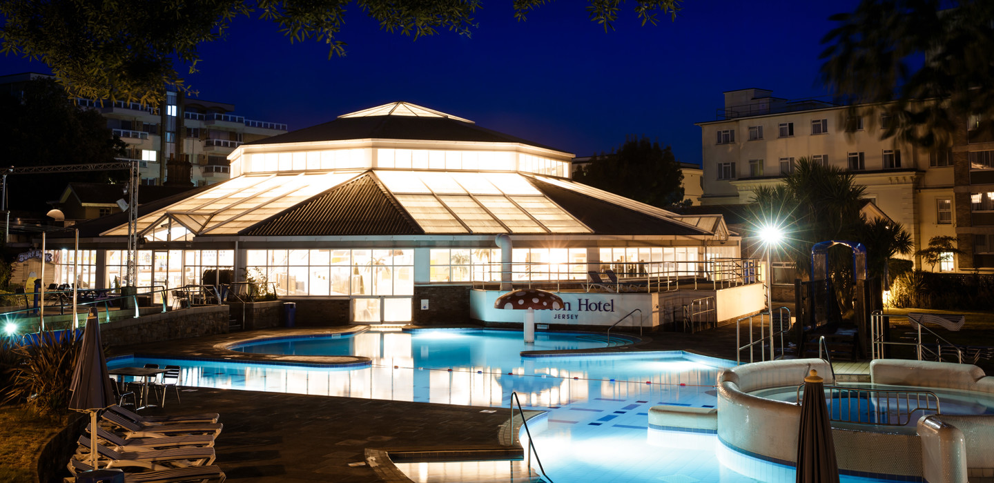 Merton Aquadome. External Dusk 4