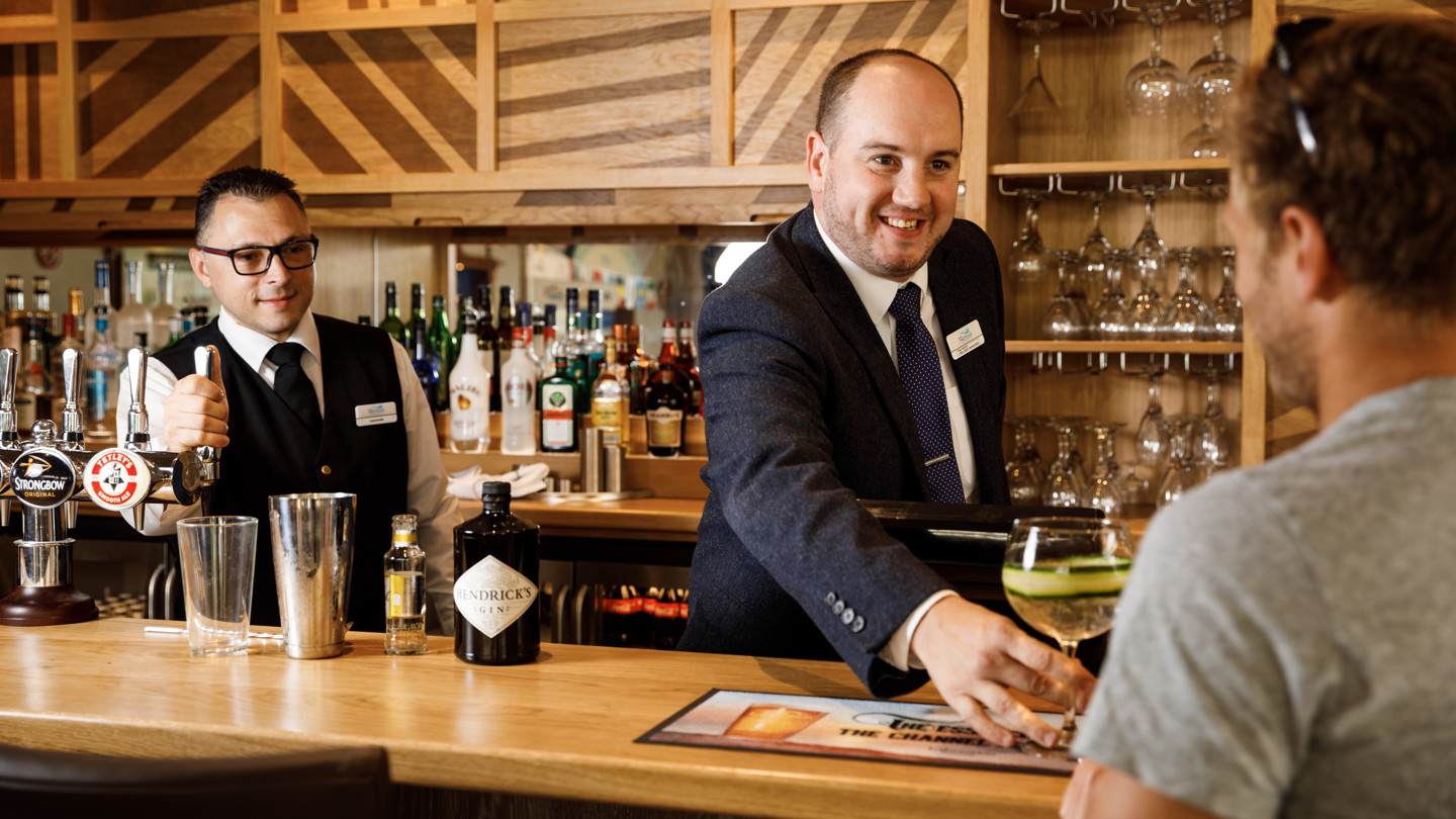 Boulevard Lounge Service 4