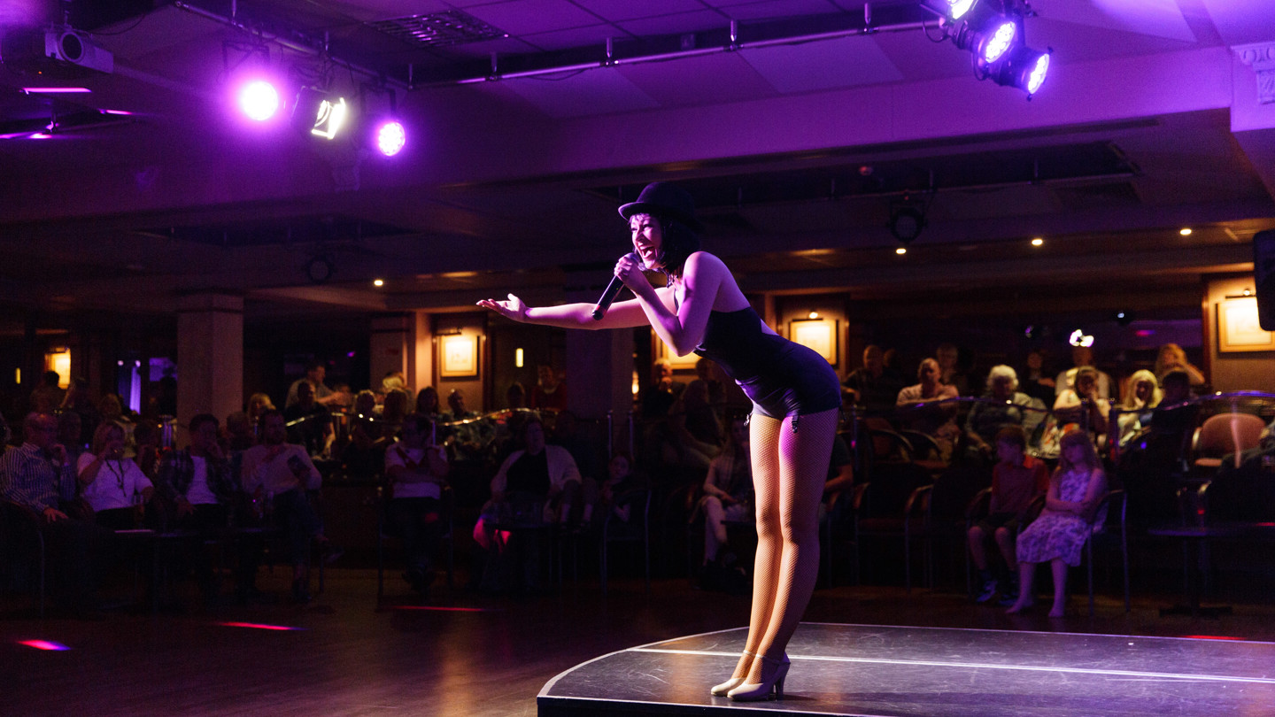 MT Entertainment (2)