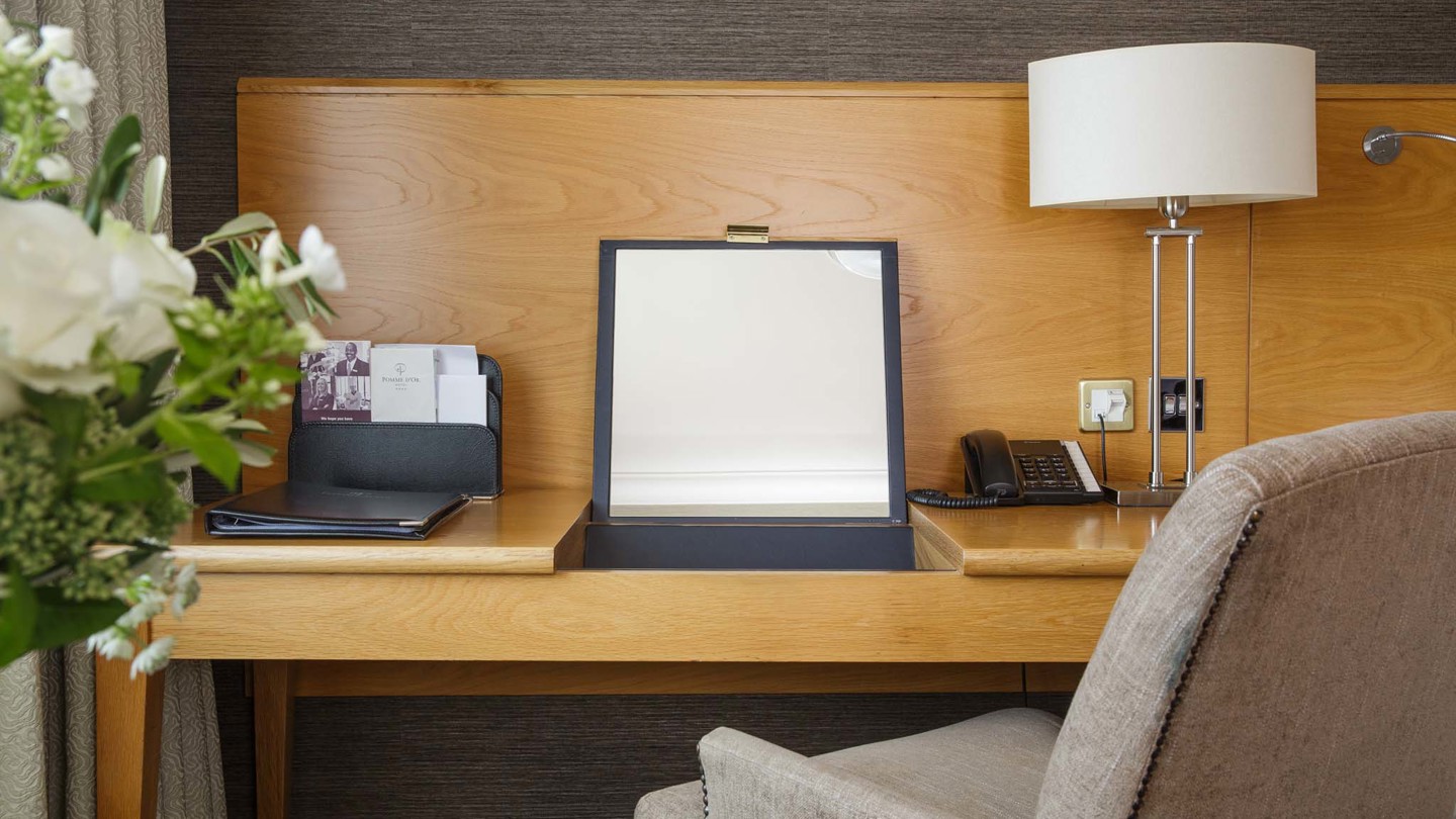 Superior Harbour View Room Detail 3
