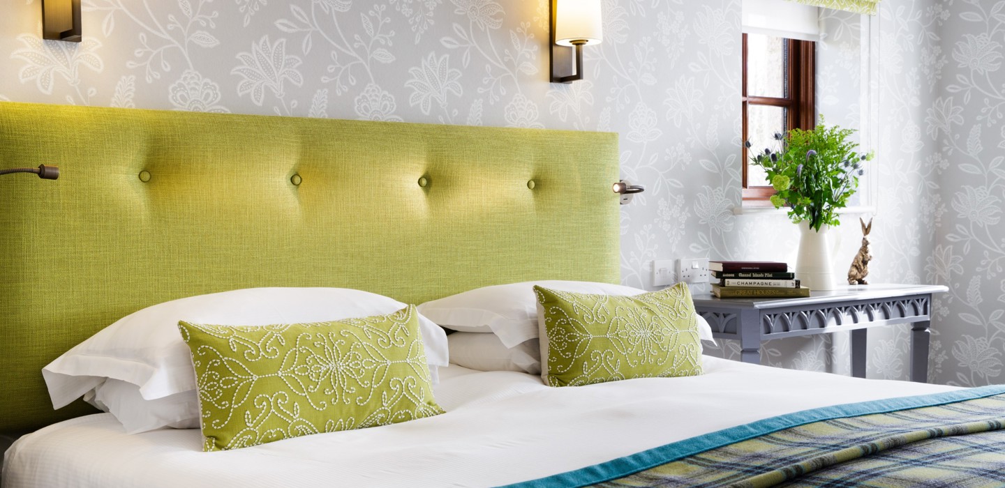 Bedroom SUPERIOR BED DETAIL 2 (1)